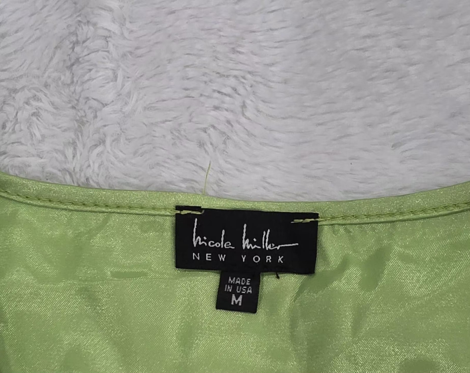 Nicole Miller NY Womens Green Satin V-Neck Blouse Short Sleeve Size M NWT - Image 4