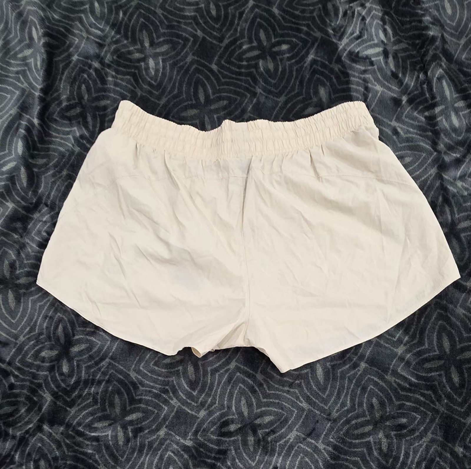 Mens Beige 100% Nylon Athletic Shorts Elastic Waist Mesh Lined Size XL NWT