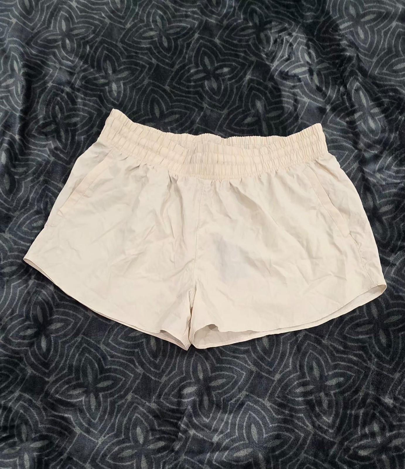 Mens Beige 100% Nylon Athletic Shorts Elastic Waist Mesh Lined Size XL NWT - Image 2